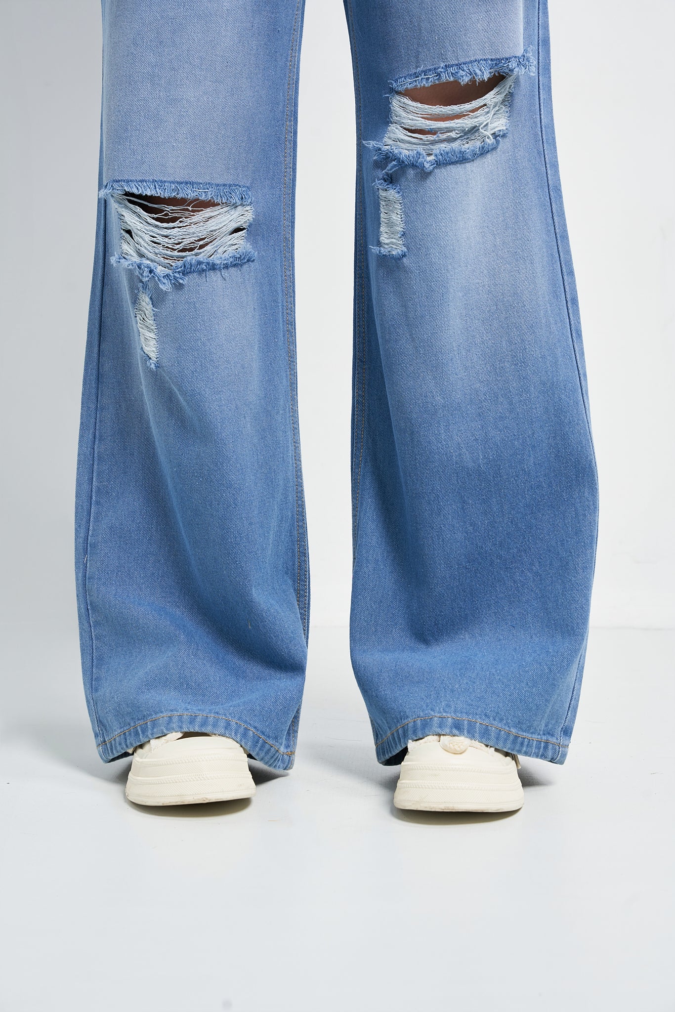 Aesthetic High Waisted Wide Fit Baggy Jeans - Image 4