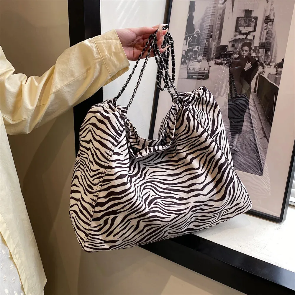 Animal Print Shopper Chain Tote Bag - Image 7