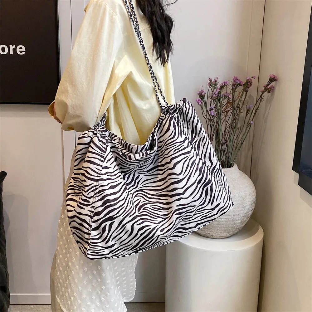 Animal Print Shopper Chain Tote Bag - Image 8