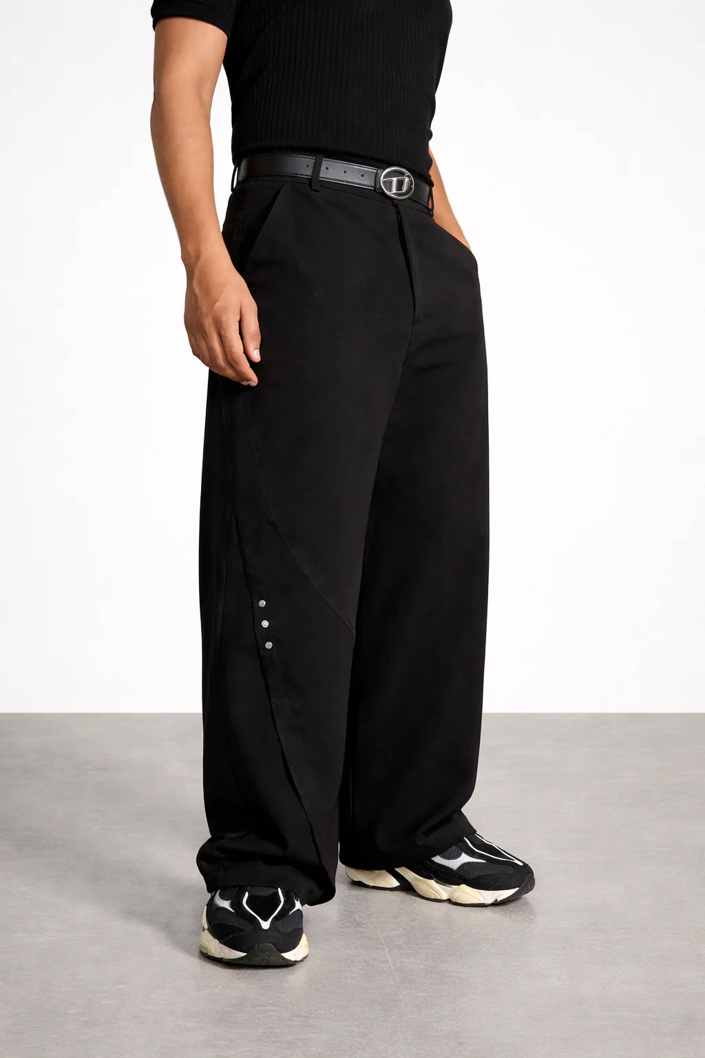 Bound Barrel Fit Rivet Pants - Image 3