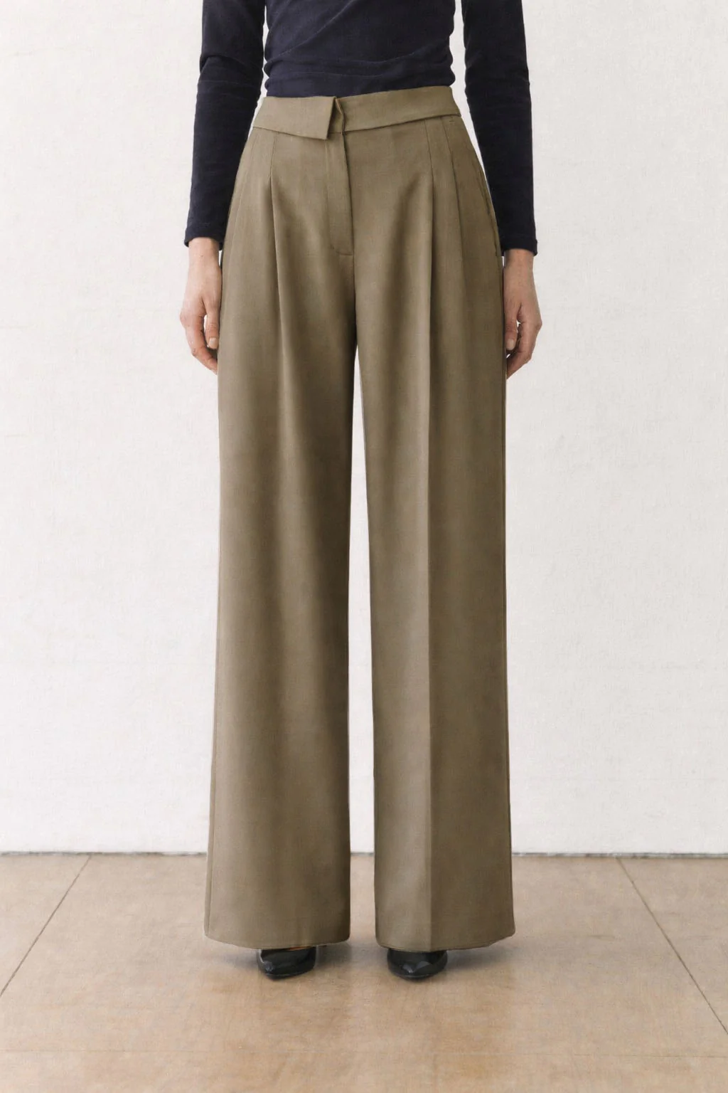Clean Collar Waist Pleated Trousers - Image 10