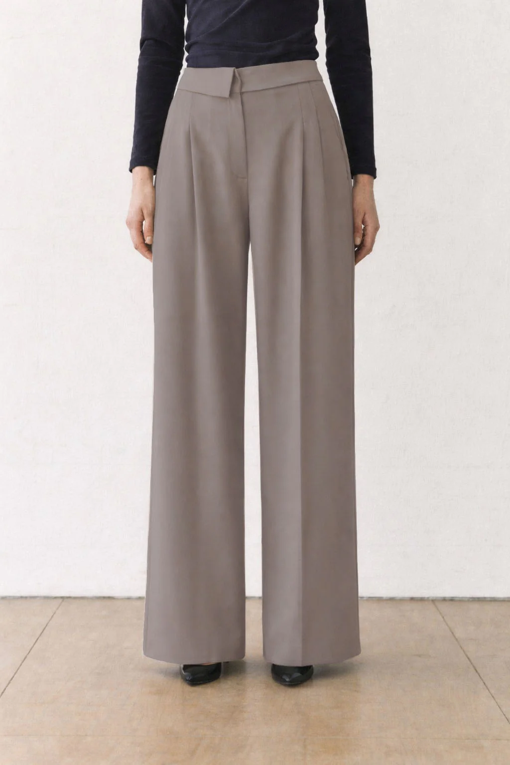 Clean Collar Waist Pleated Trousers - Image 3
