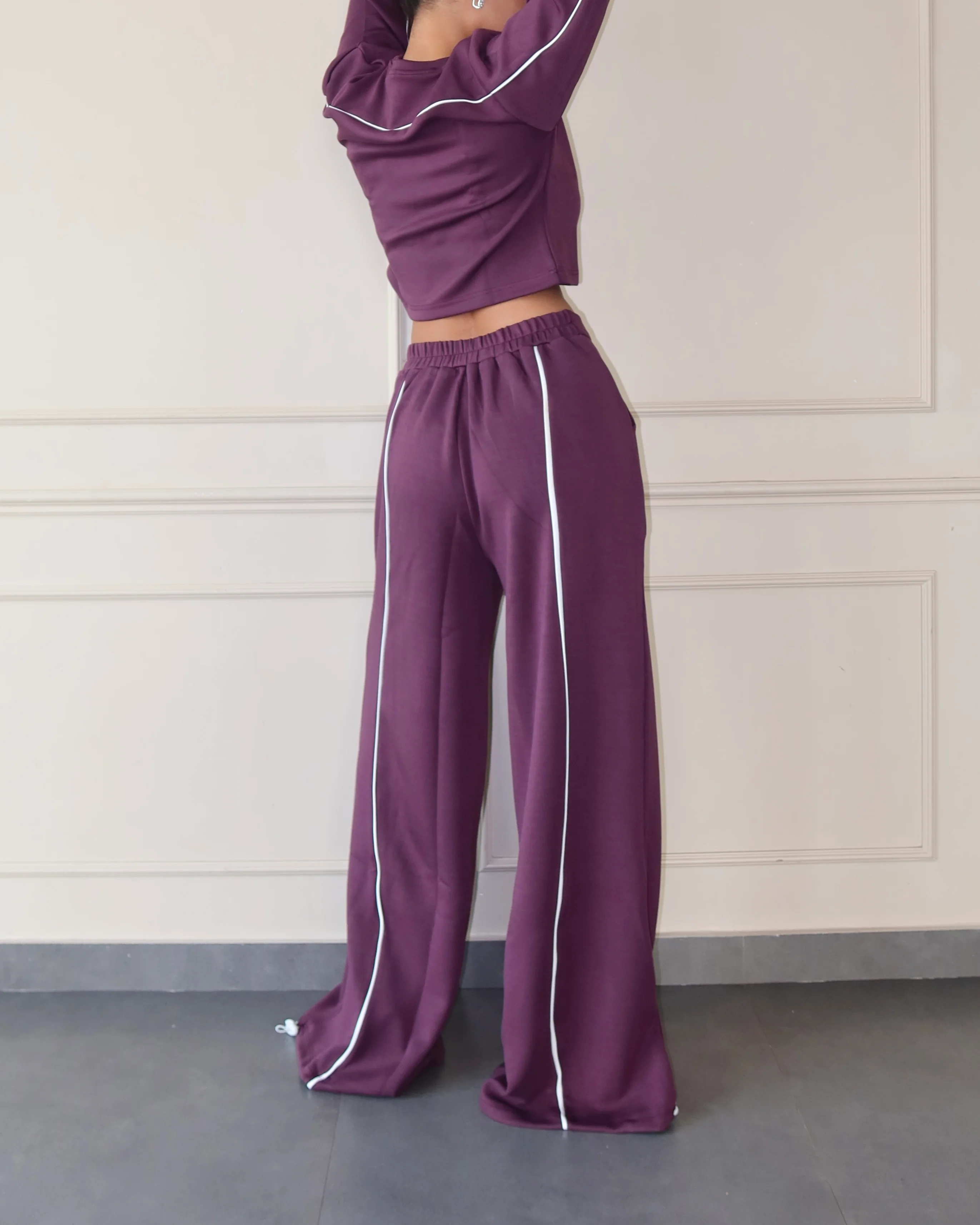 Cloud Contrast Top & Joggers - Image 10
