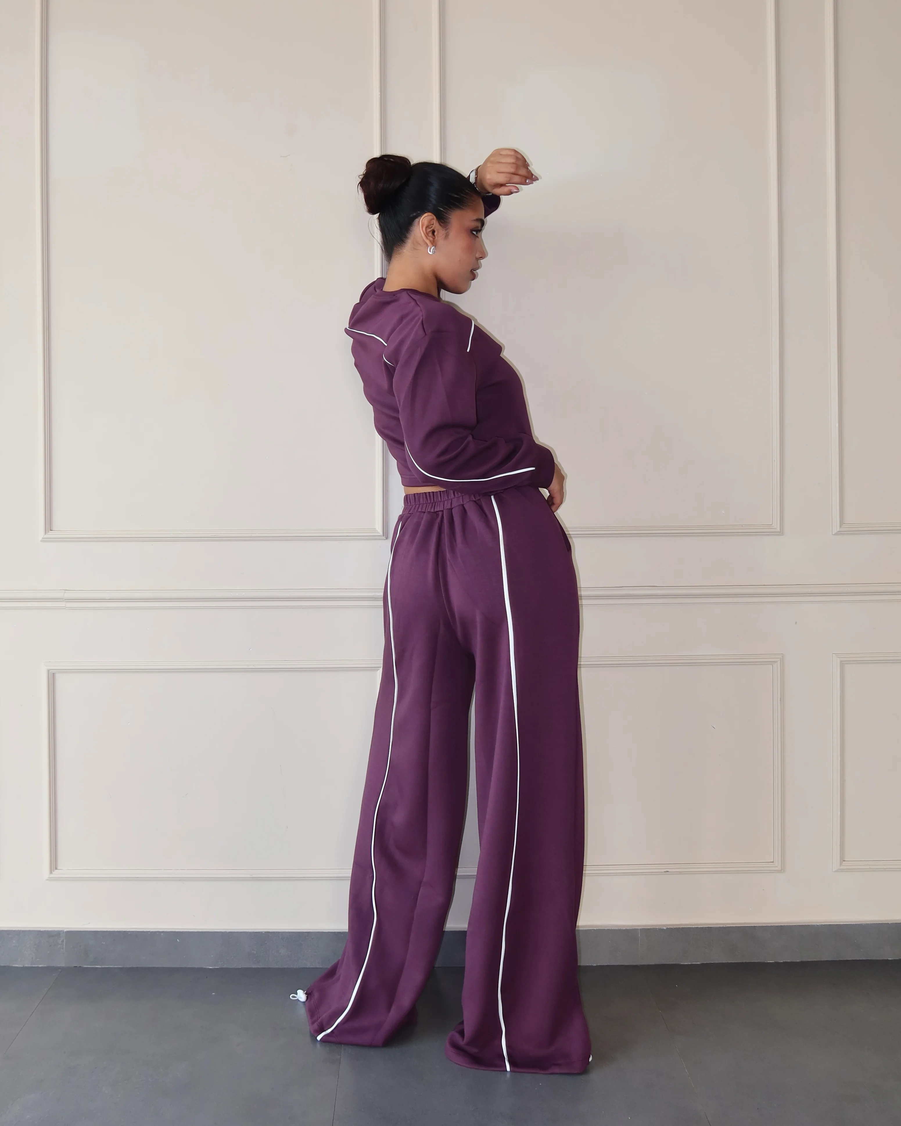 Cloud Contrast Top & Joggers - Image 12