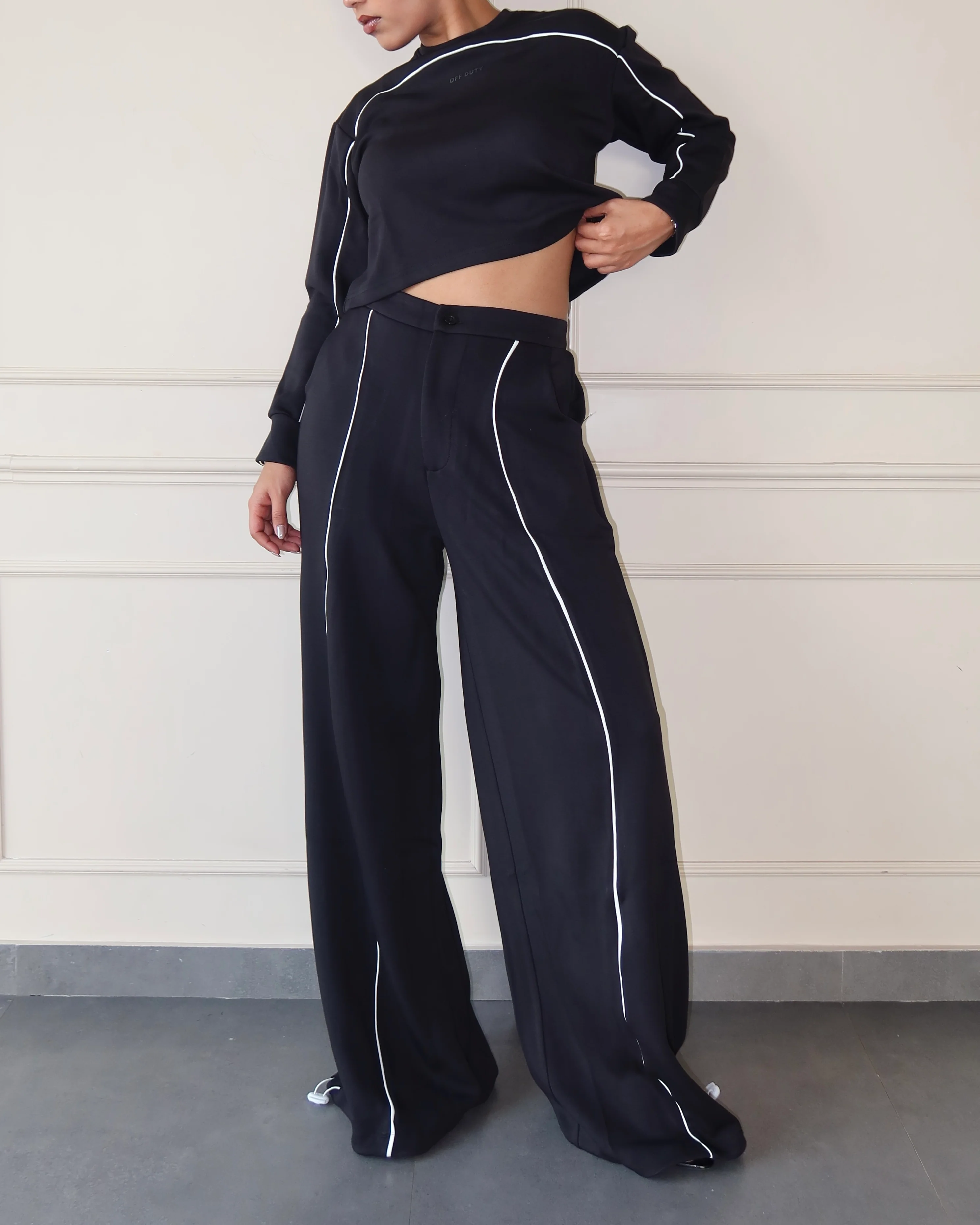 Cloud Contrast Top & Joggers - Image 23
