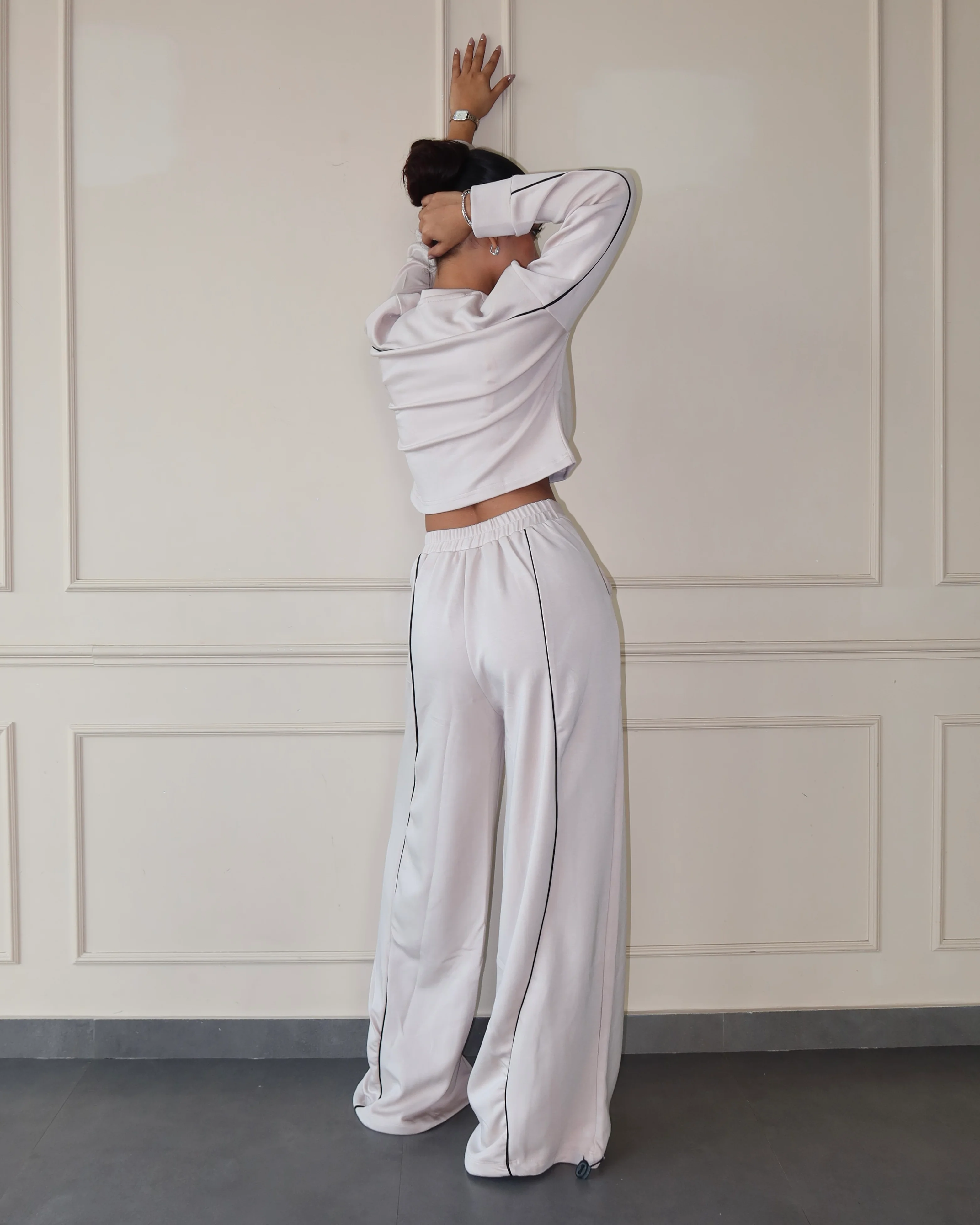 Cloud Contrast Top & Joggers - Image 6