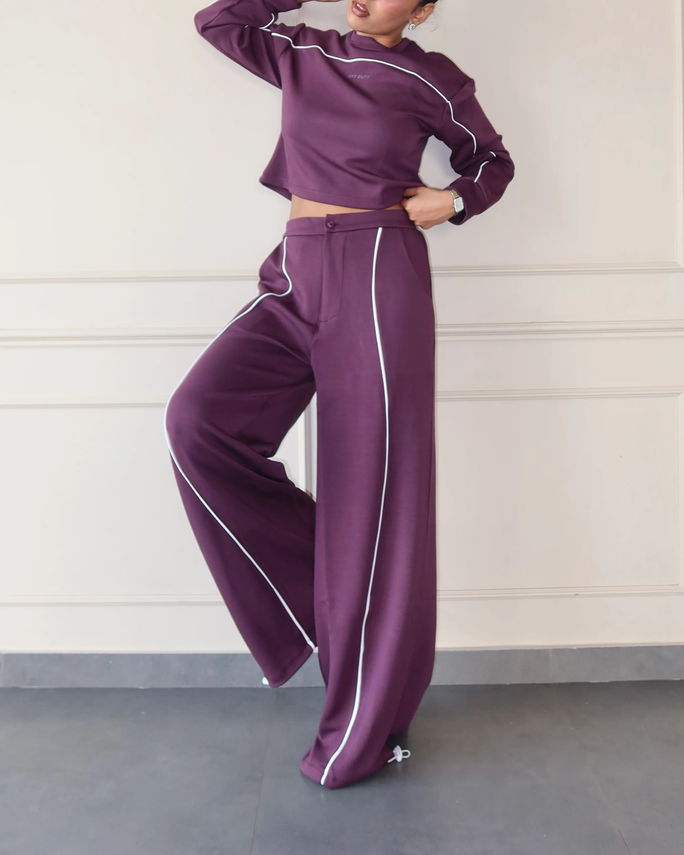 Cloud Contrast Top & Joggers - Image 9