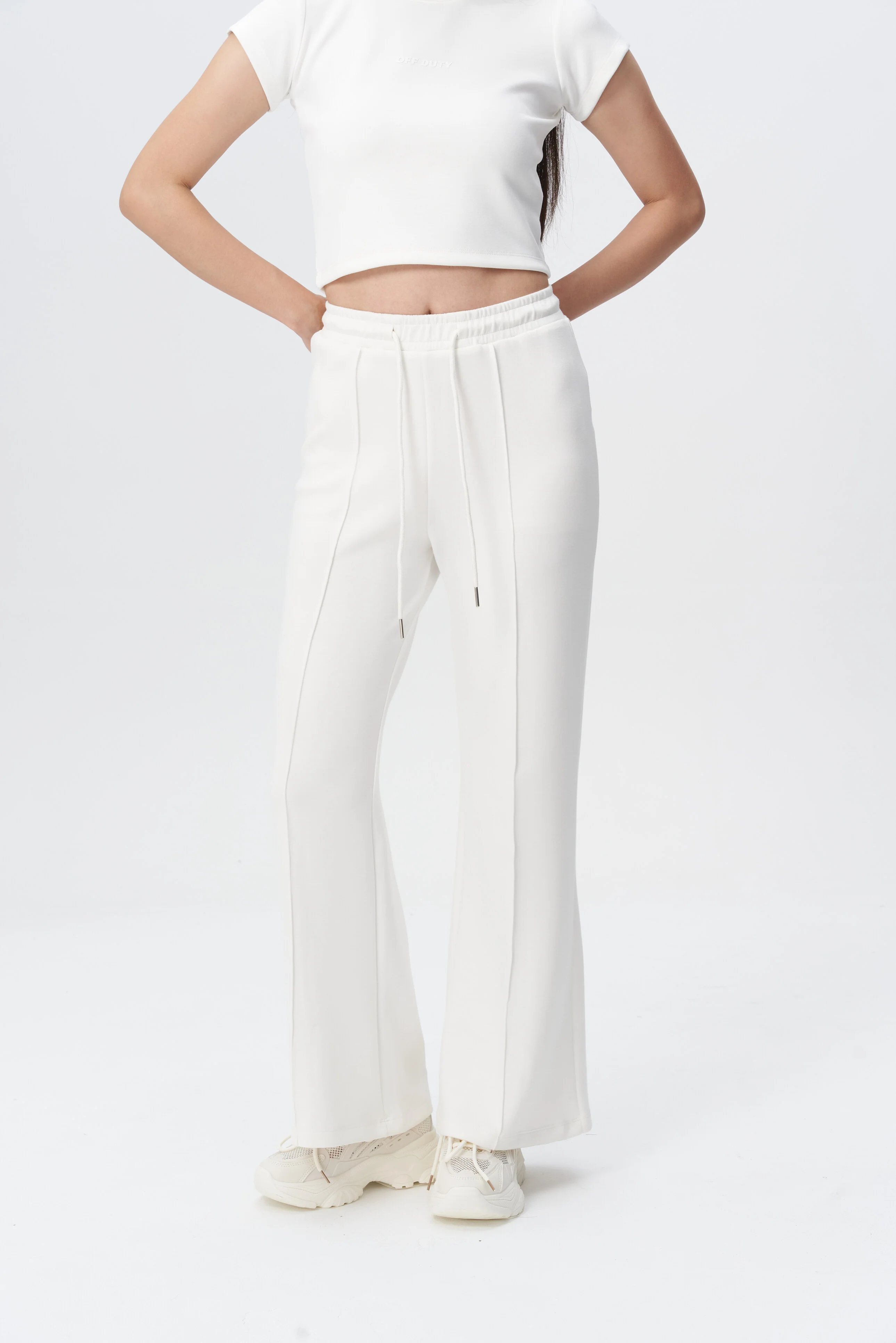 CloudSoft Flex Crop Top & Joggers - Image 23
