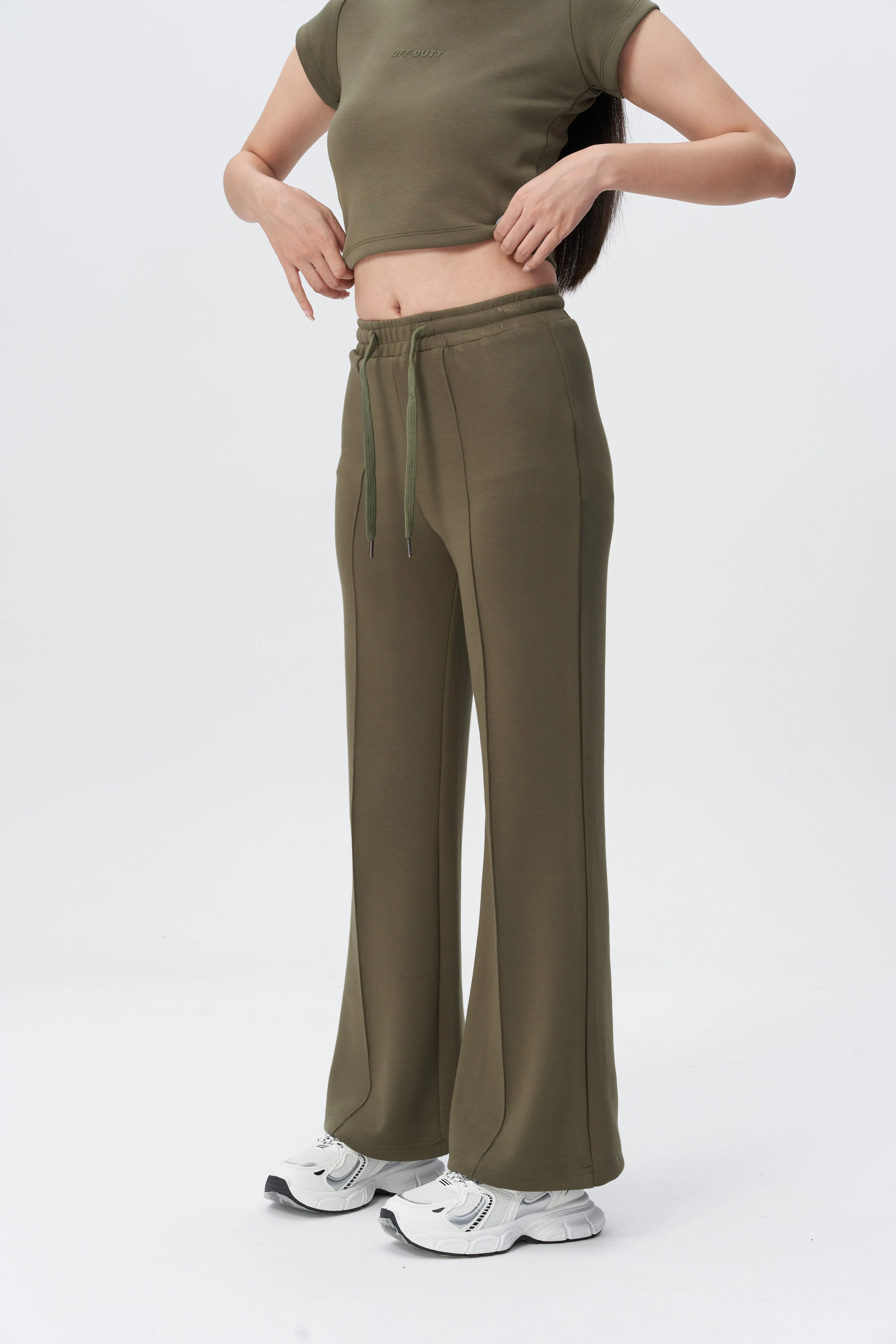 CloudSoft Flex Crop Top & Joggers - Image 28