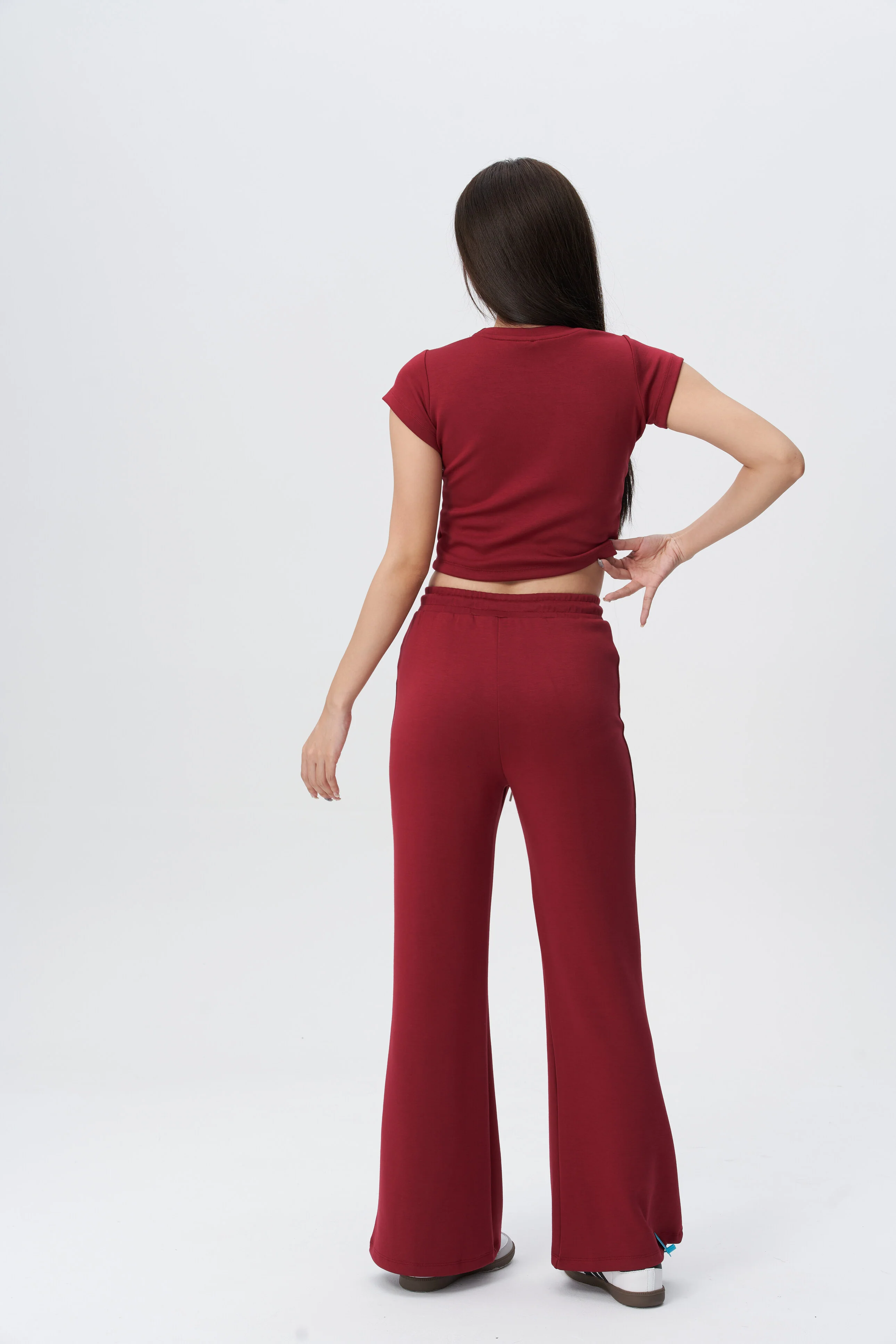 CloudSoft Flex Crop Top & Joggers - Image 34