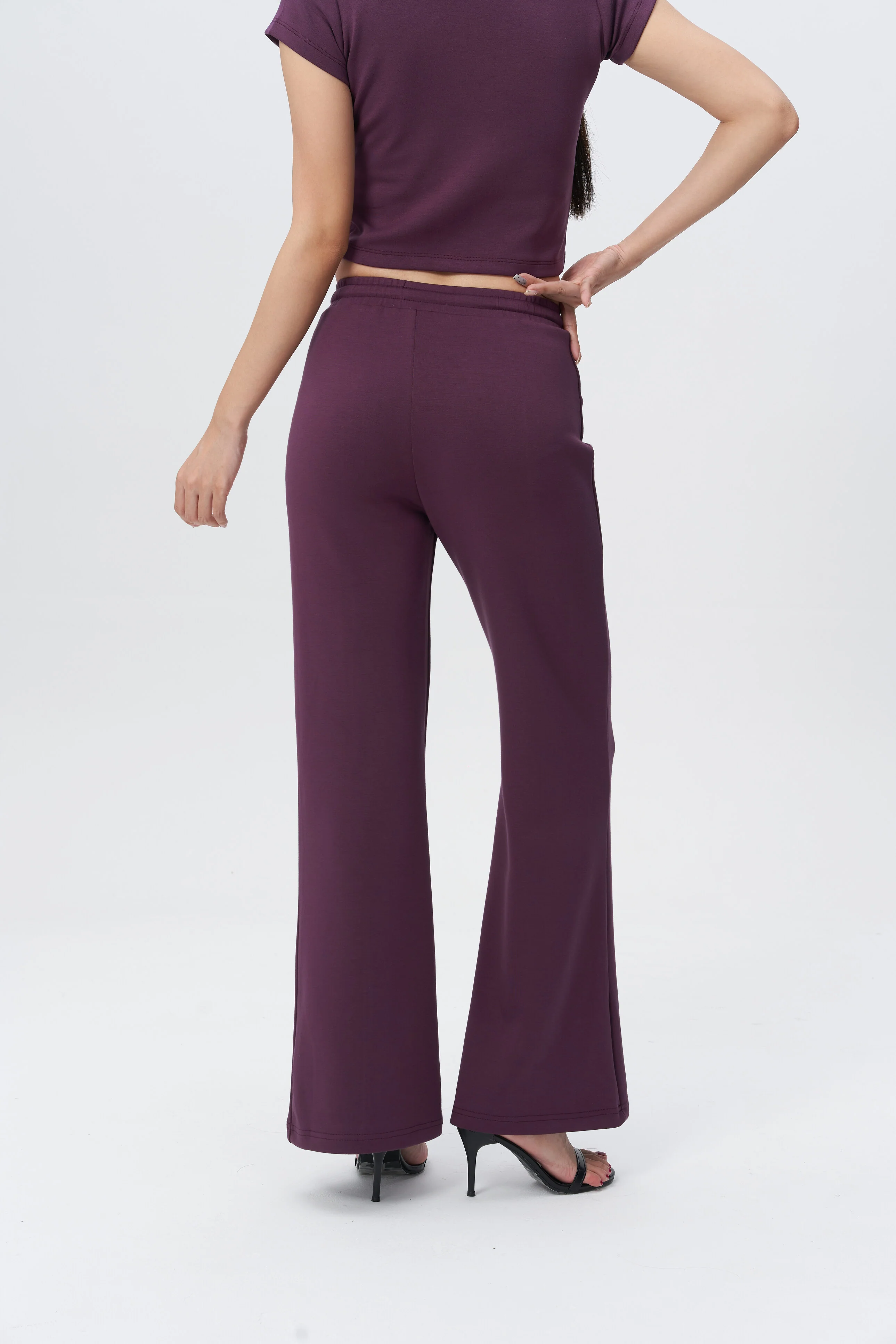 CloudSoft Flex Crop Top & Joggers - Image 4