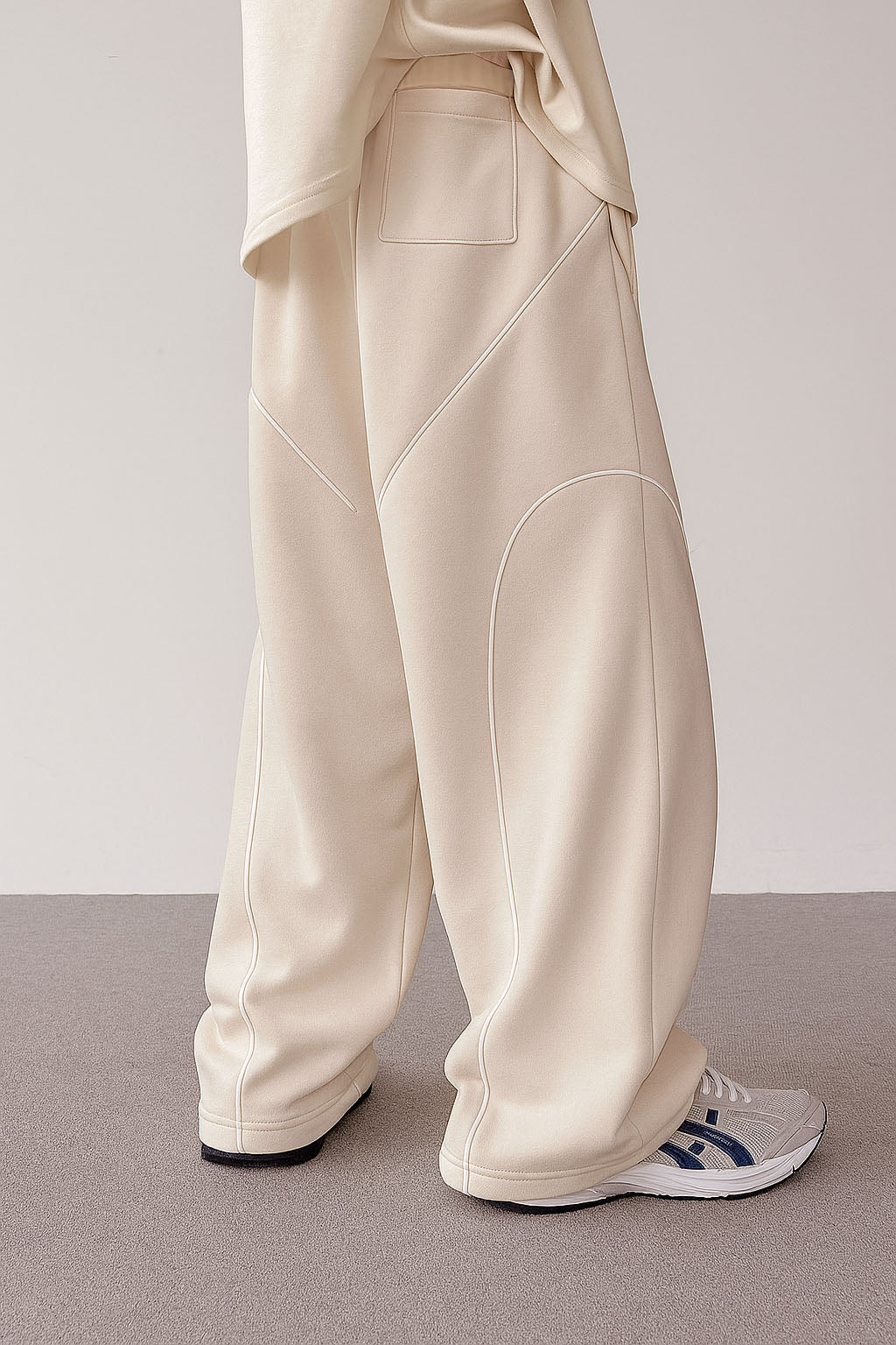 Contrast Curve Baggy Joggers - Image 7