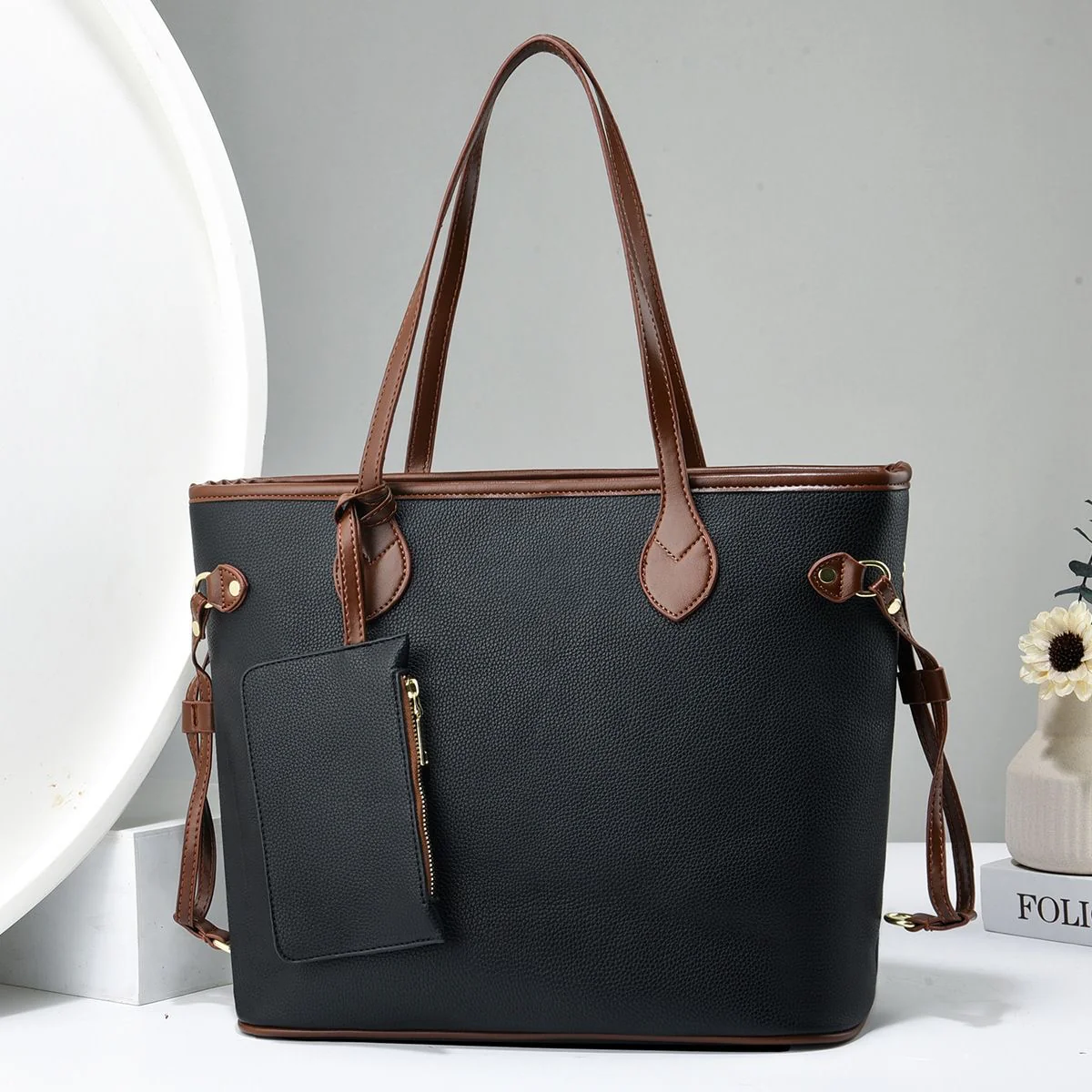 Core Classic Tote - Image 3