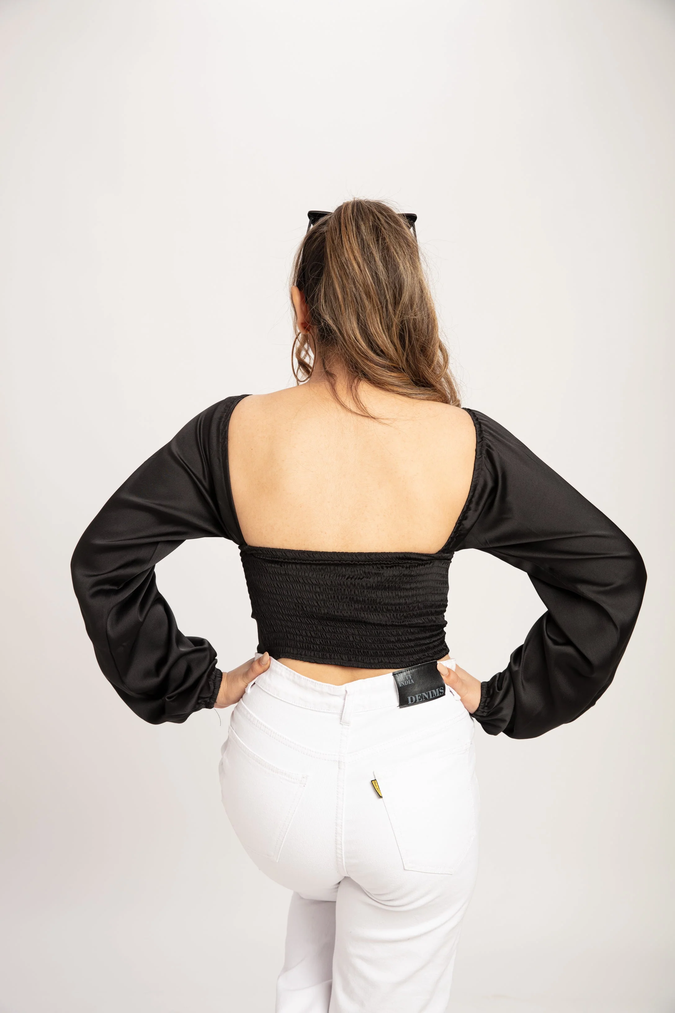 Cowl Neck V Hem top - Image 4