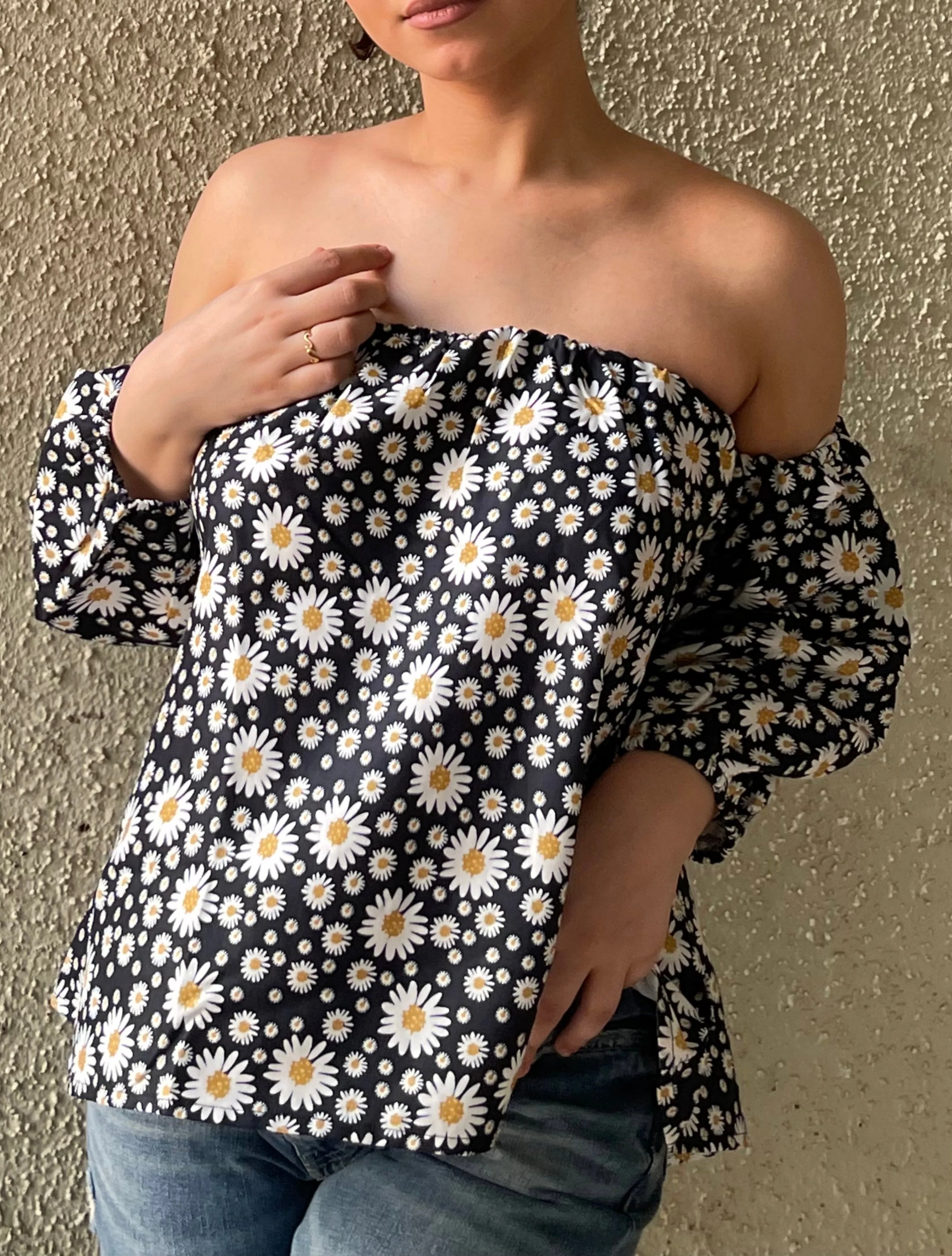 Daisy Off Shoulder Top with choker - Image 4