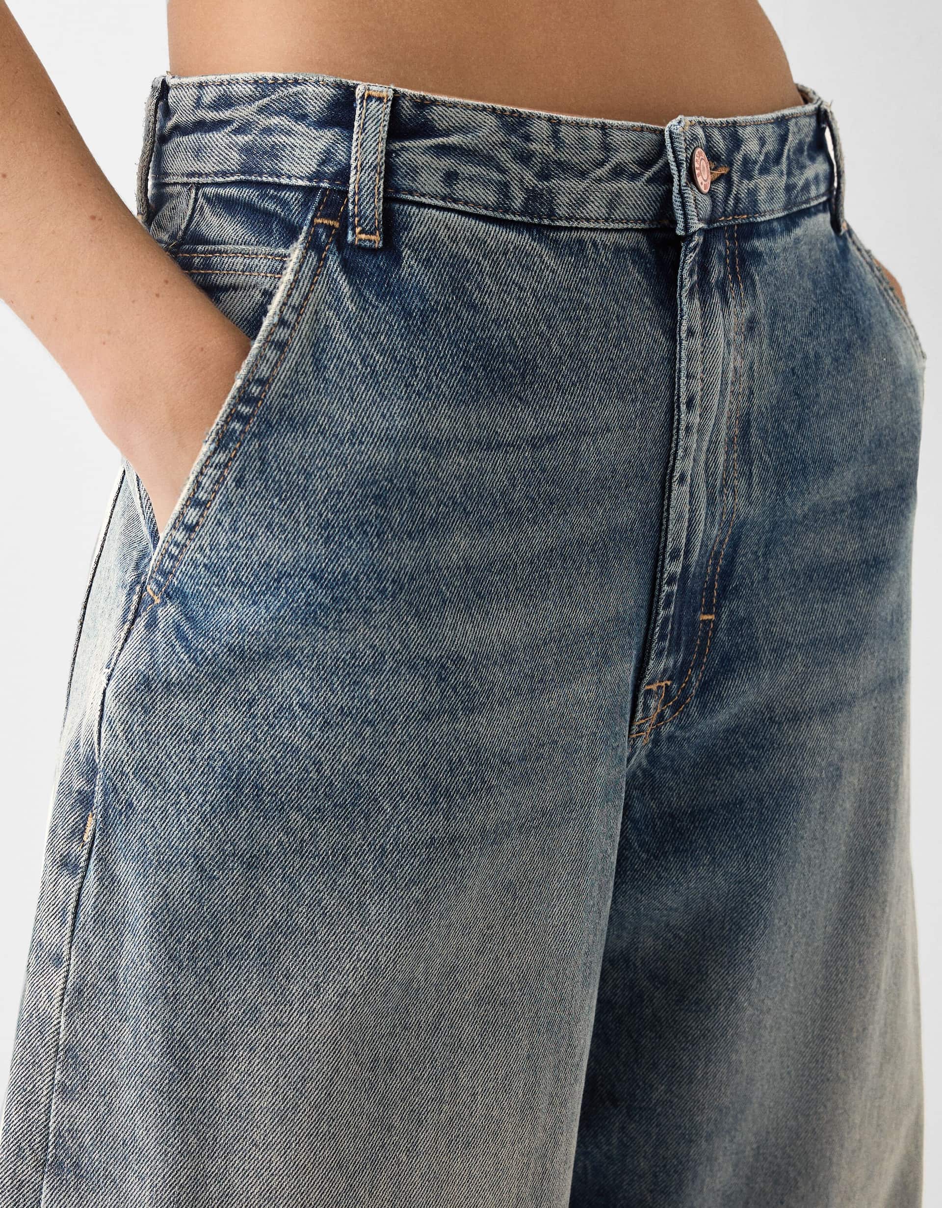 Faded Skater Fit Baggy Jeans - Image 3