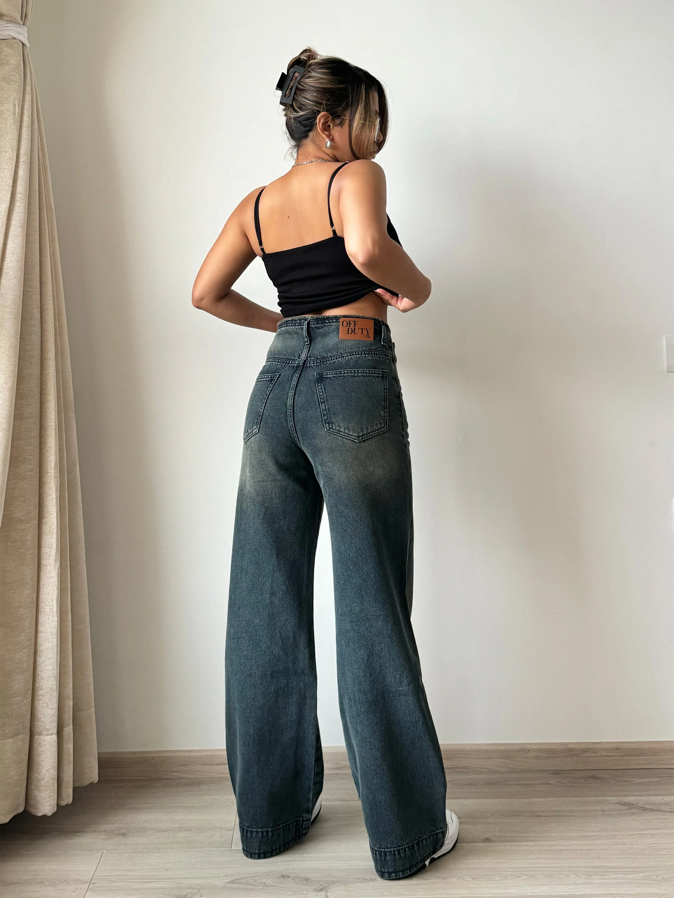 Grunge Edge Double Button High-Waisted Denim - Image 10