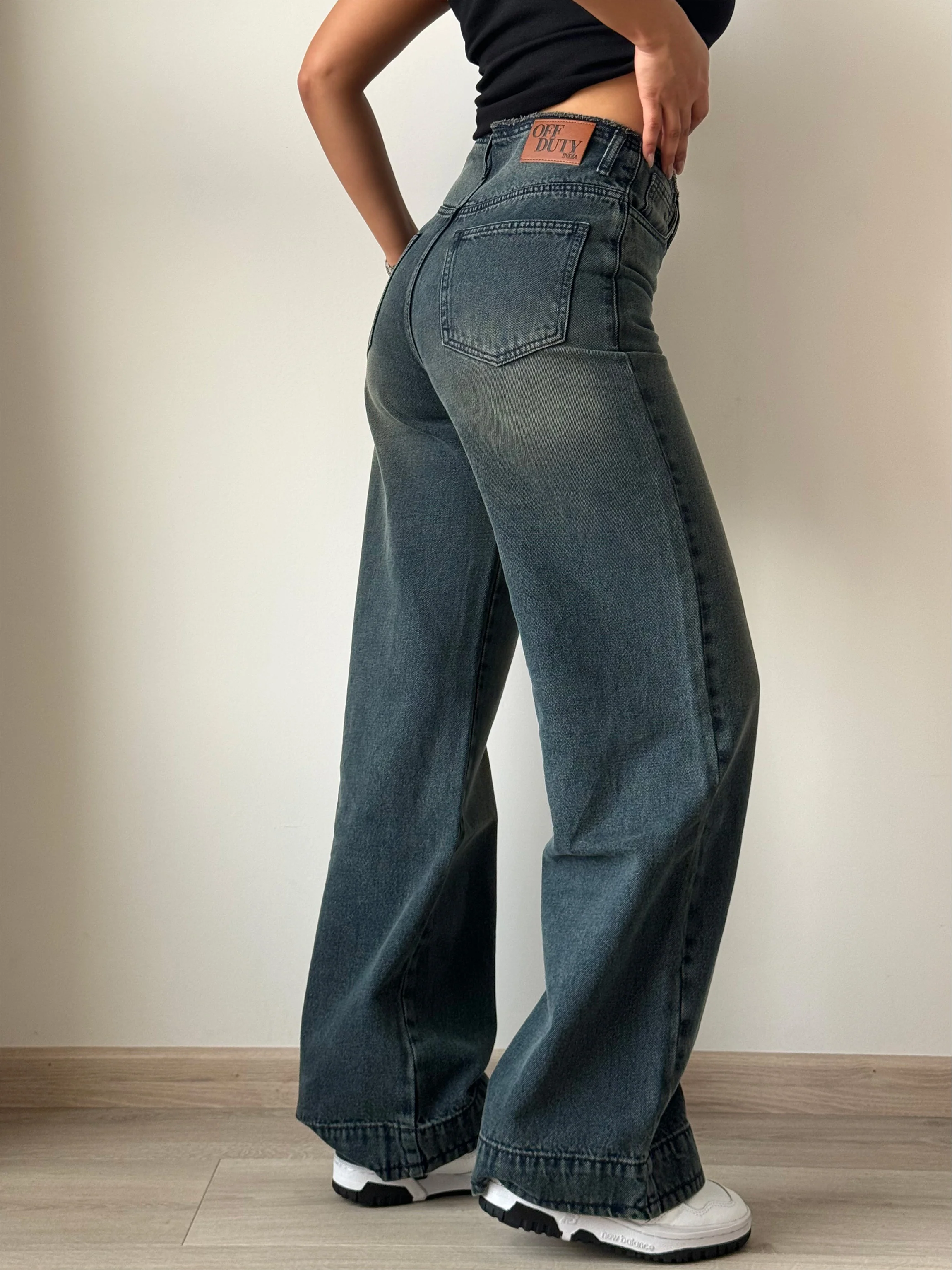 Grunge Edge Double Button High-Waisted Denim - Image 11