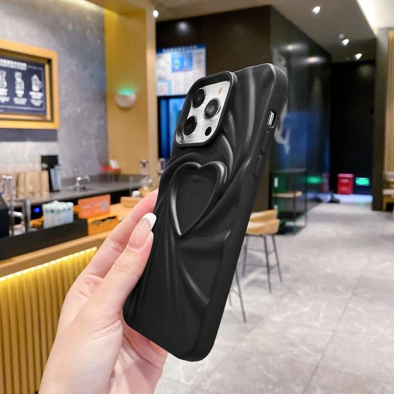 Heartthrob 3D iPhone Cover - Image 7