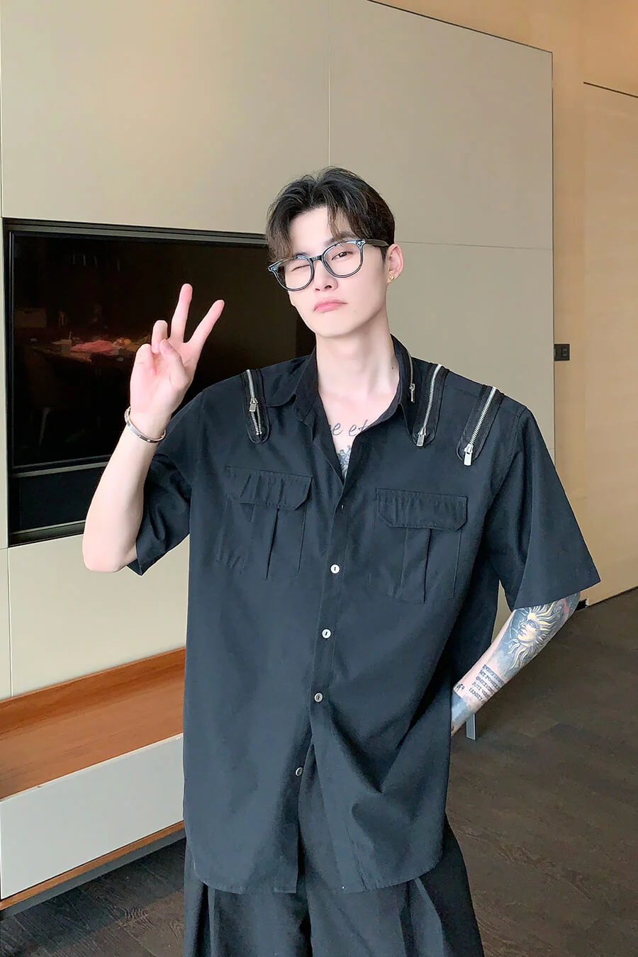 Korean All Over Zipper Oversized Shirt With Pockets - Image 3