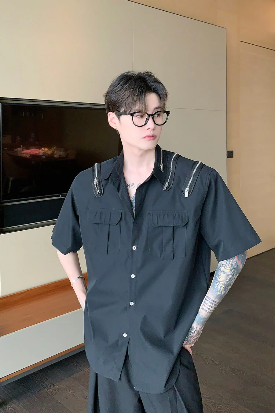 Korean All Over Zipper Oversized Shirt With Pockets - Image 4