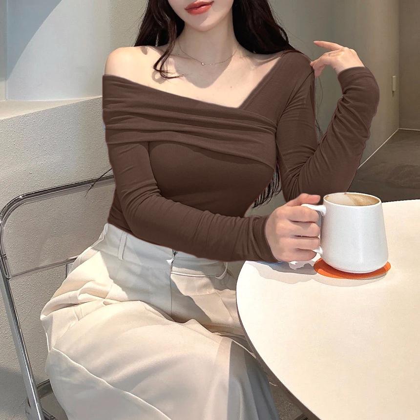 Korean Way Overlpped Off Shoulder Top - Image 8