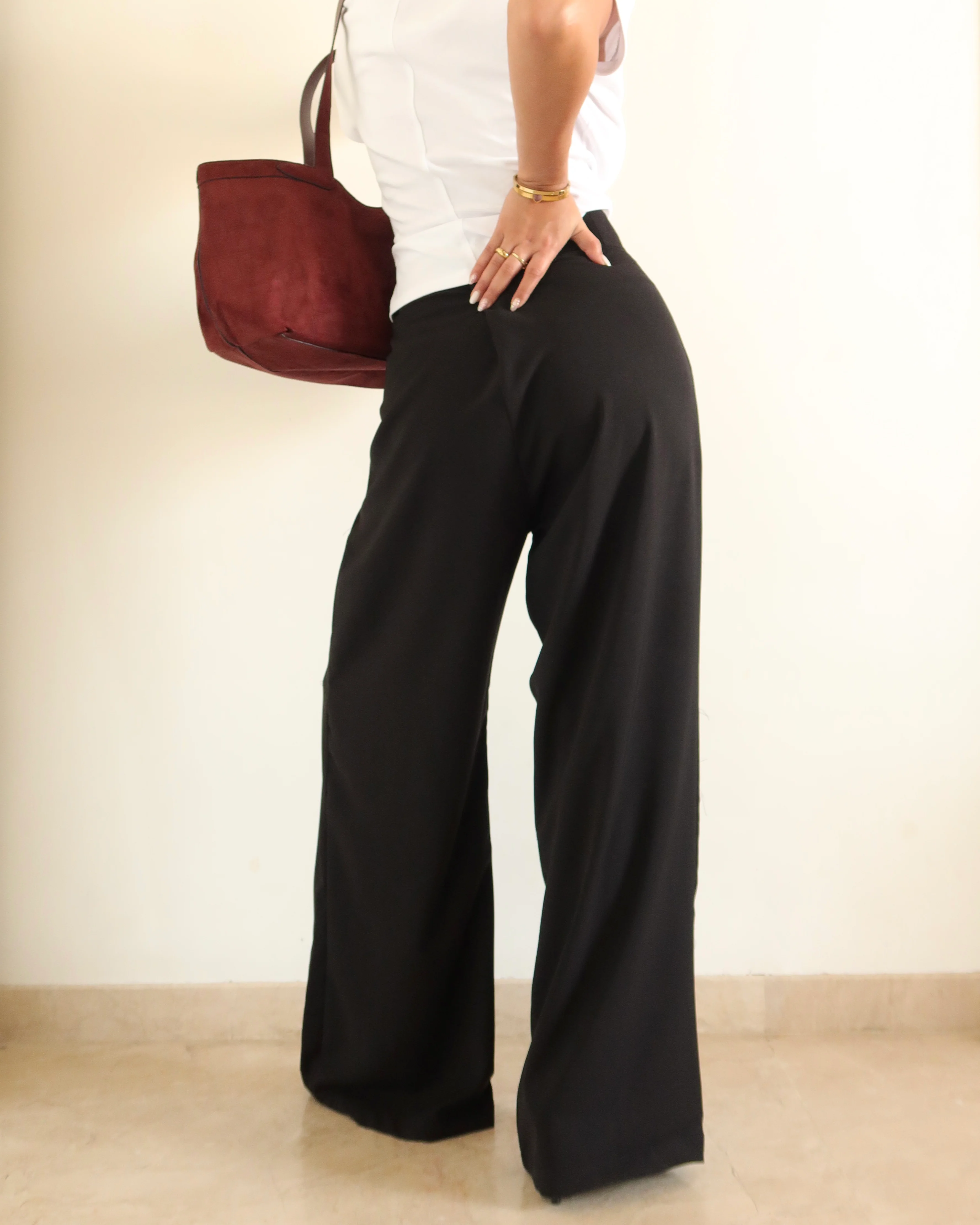 Outline Pleats Pants - Image 10