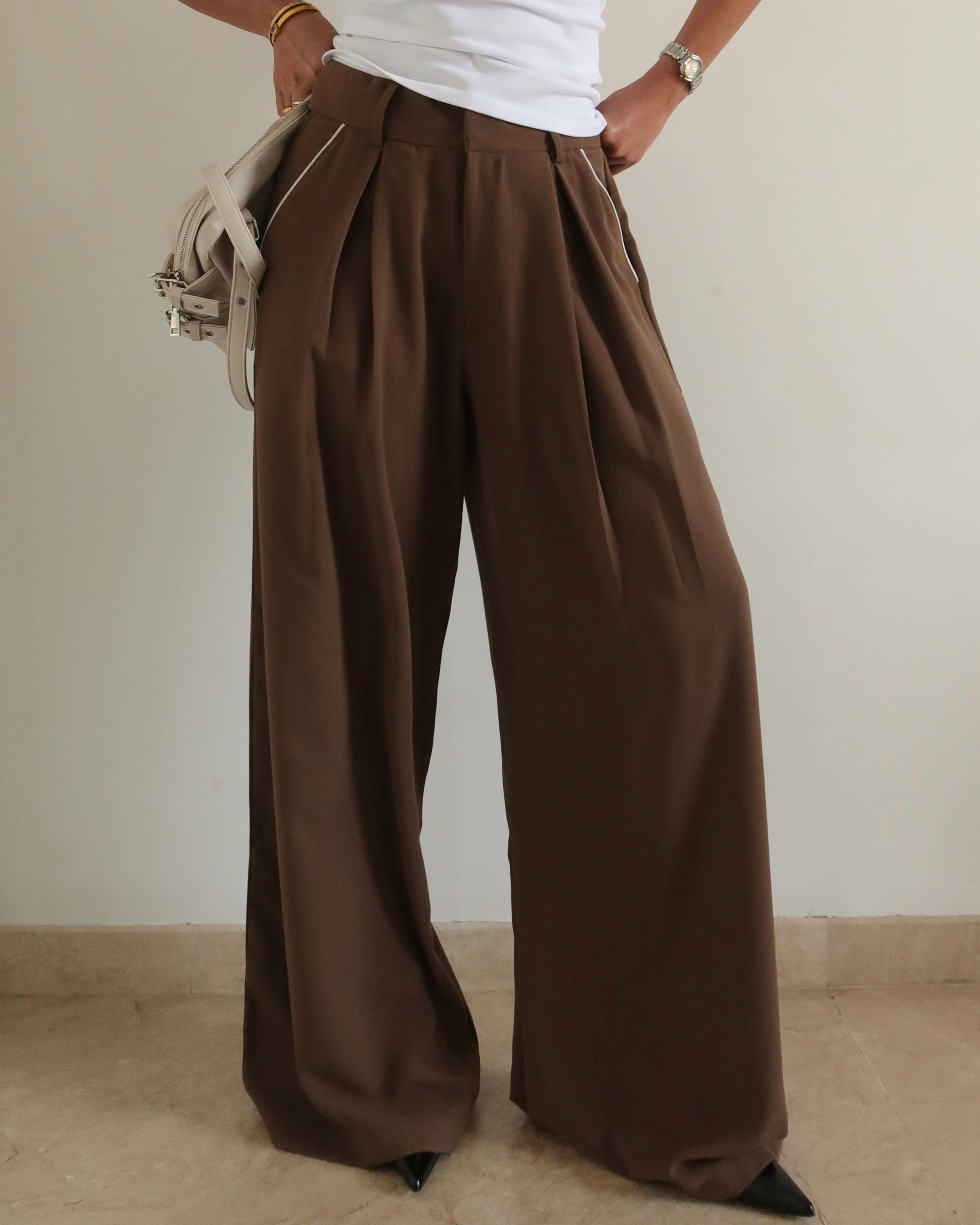 Outline Pleats Pants - Image 2