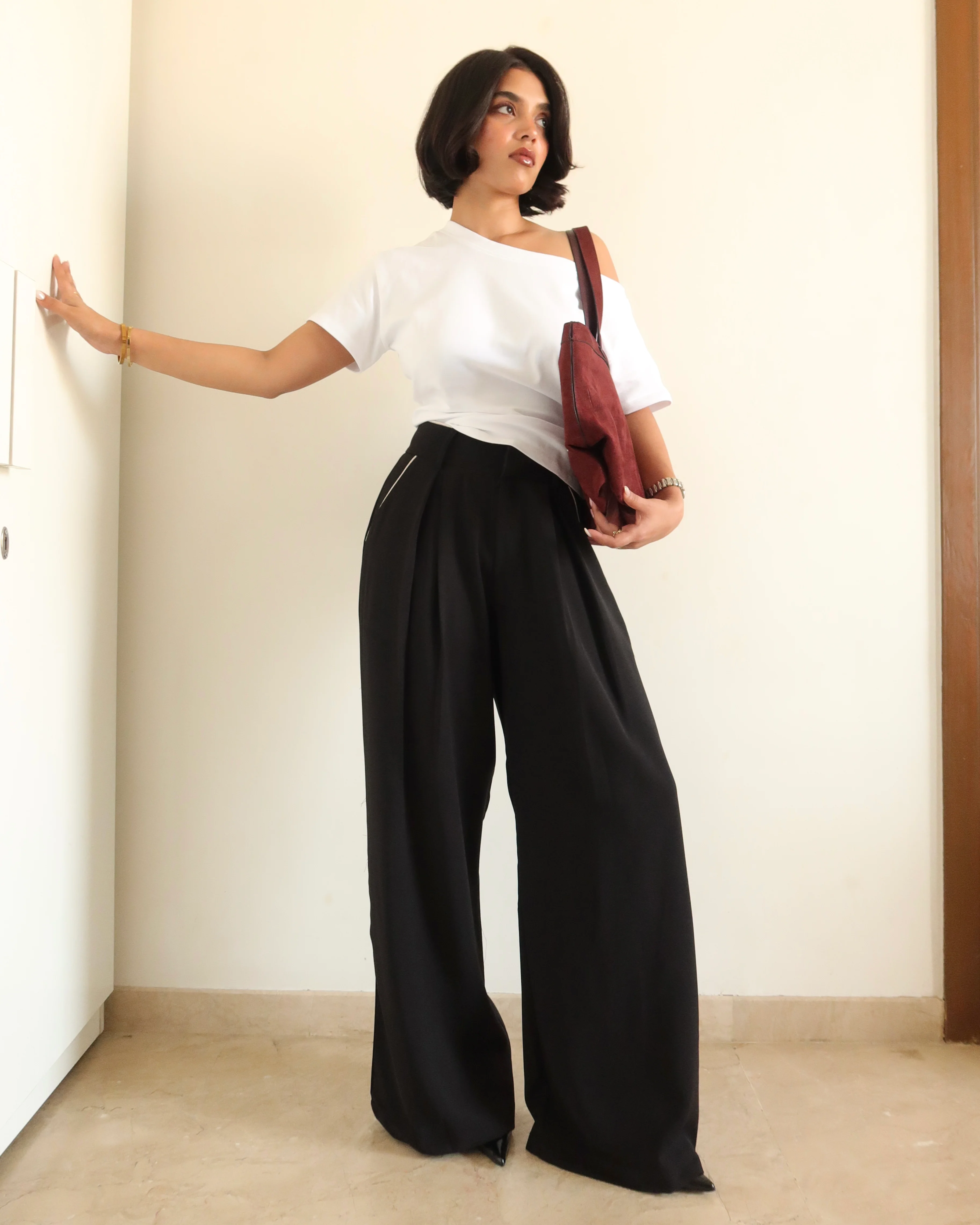 Outline Pleats Pants - Image 4