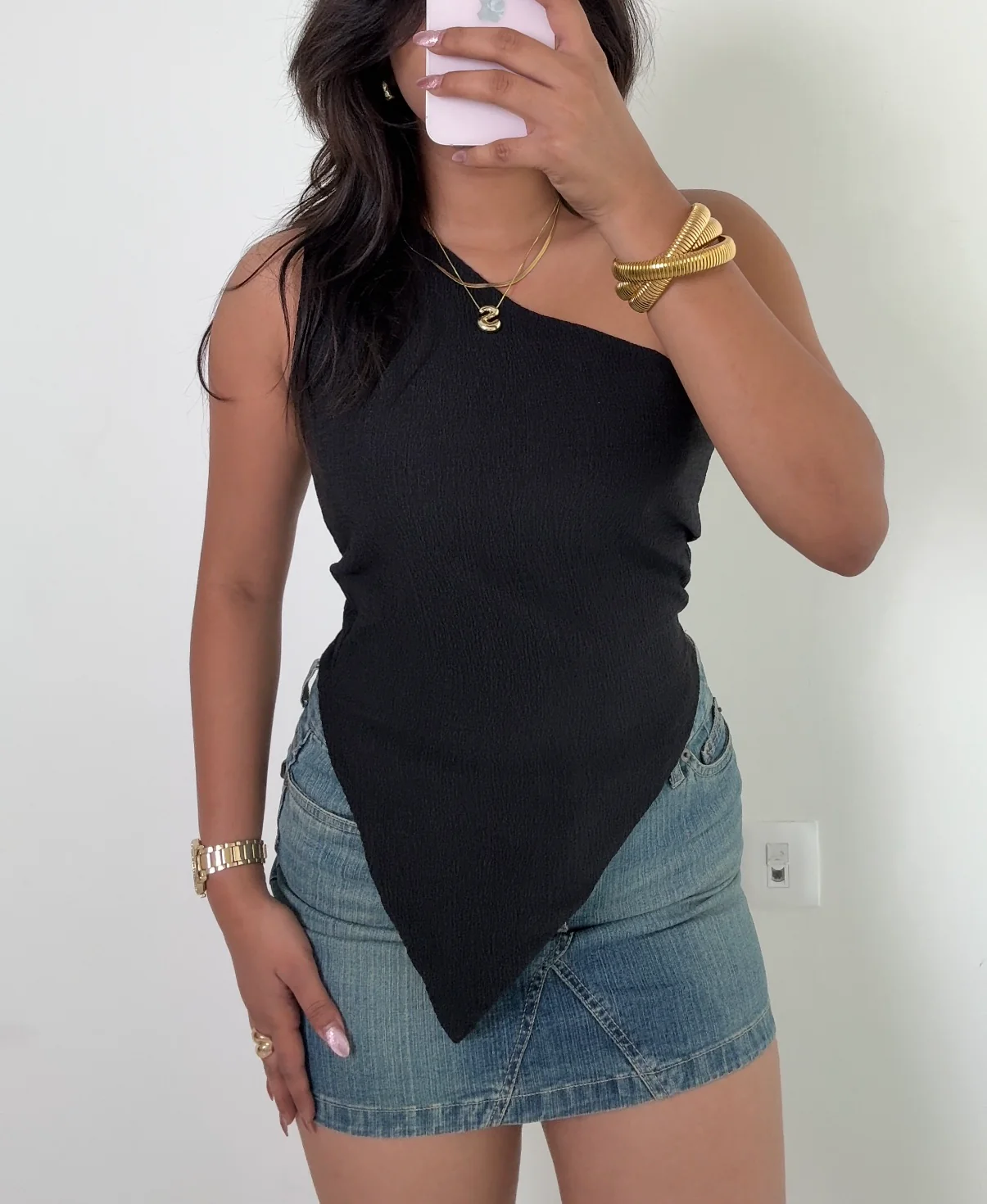 Sleek One-Shoulder Asymmetrical Top - Image 3