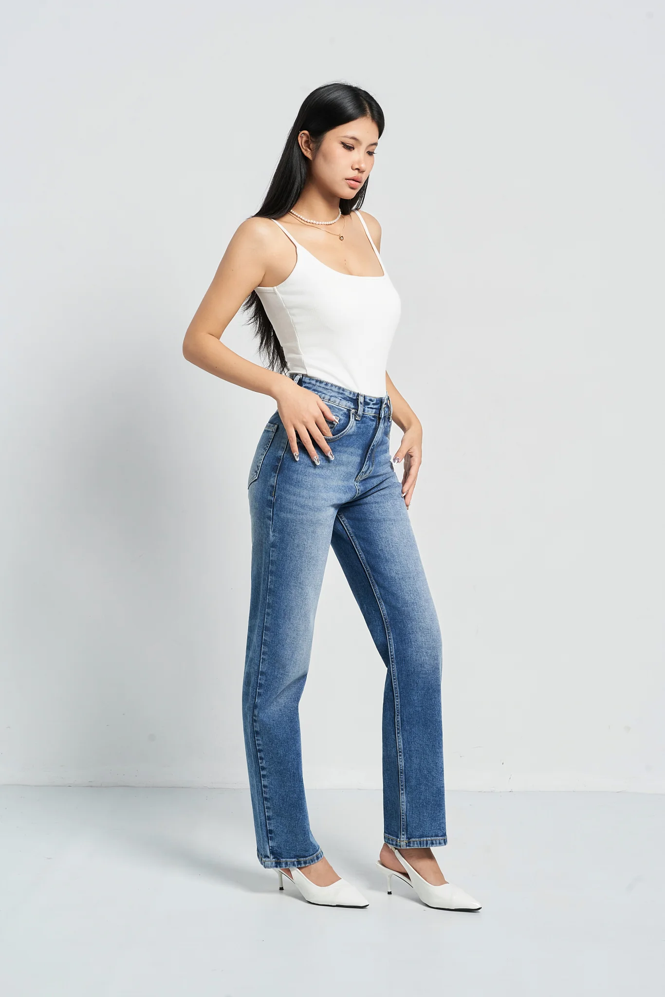 Sleek Tailored Straight Fit Jeans - Image 5