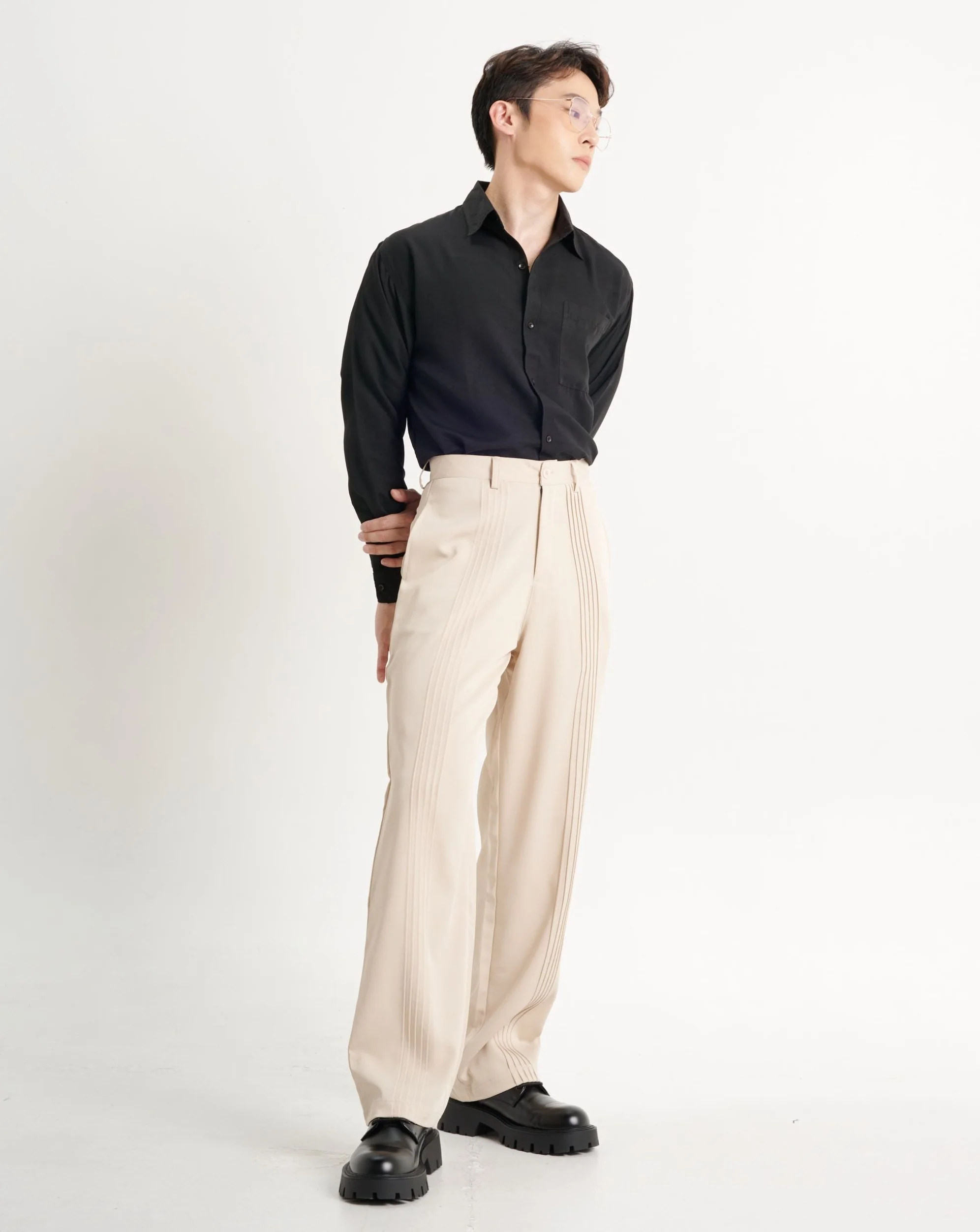 So Neat Pleat detail Korean Baggy Pants - Image 4