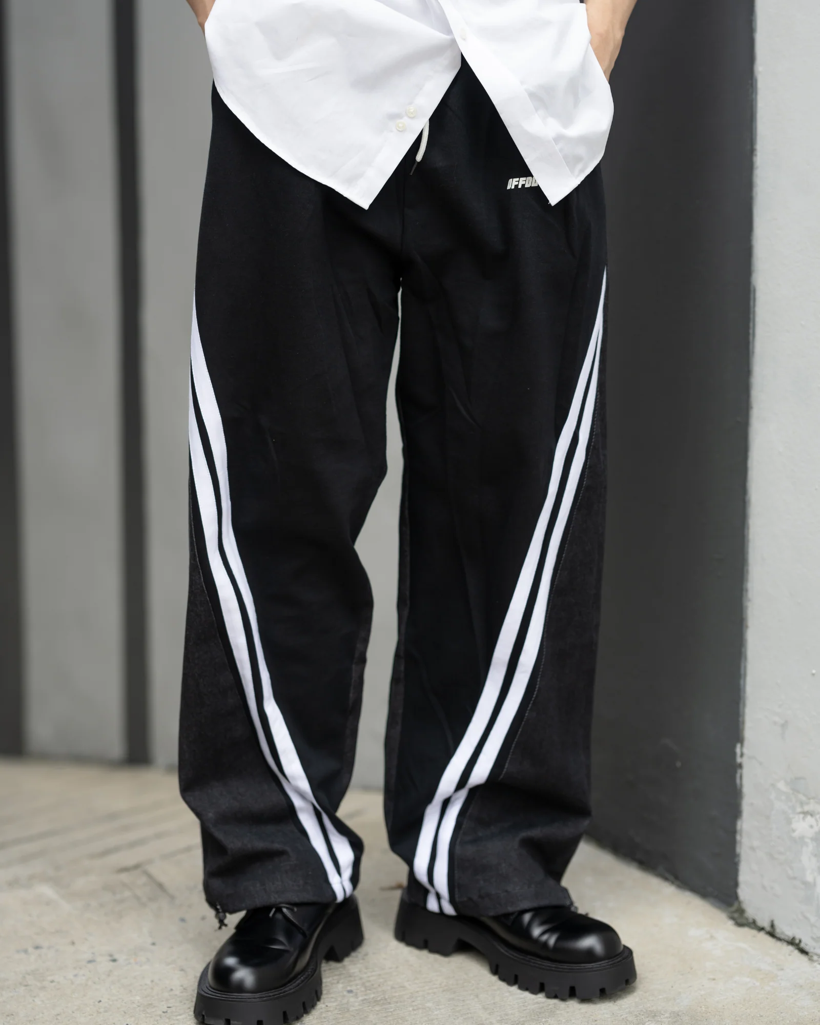 Tokyo New Era Unisex Sweat Jeans - Image 4
