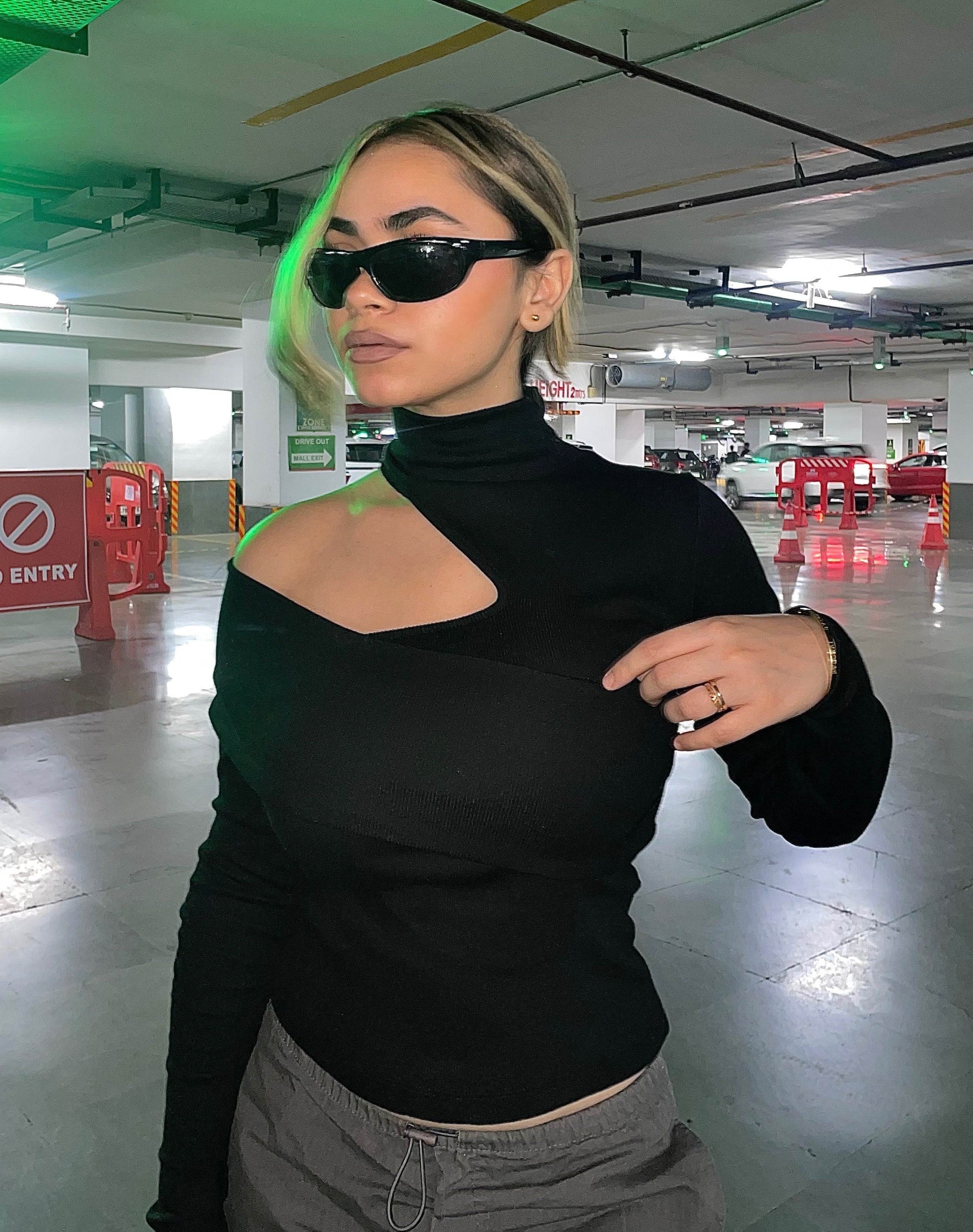 Wrapped Shoulder High Neck Rib Top - Image 4